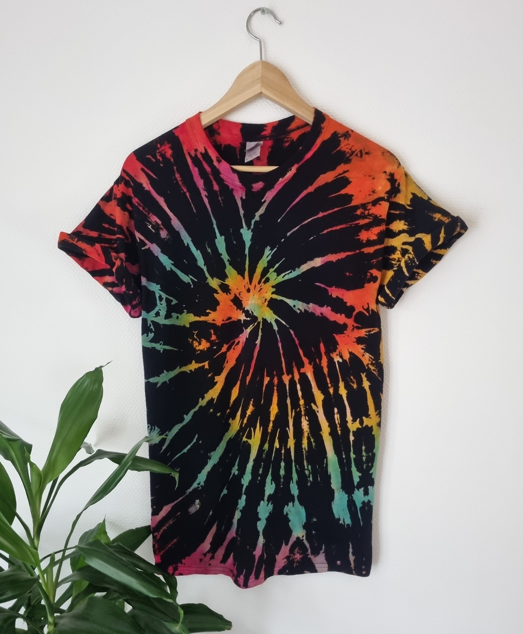 Tie Dye Designs: Making A Black Heart and Rainbow Tie Dye Shirt With Black  Accents 